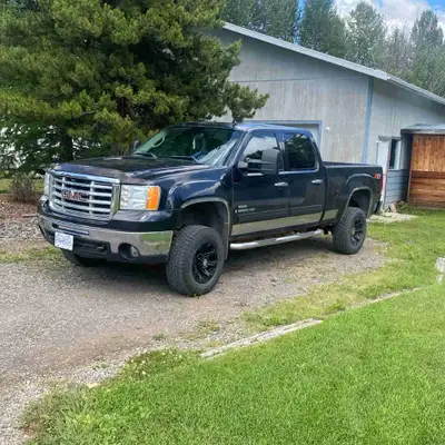 2009 GMC Sierra 2500HD crew cab. 346xxxkm 6.6L LMM Duramax V8 engine. Delete kit with 5” exhaust and...