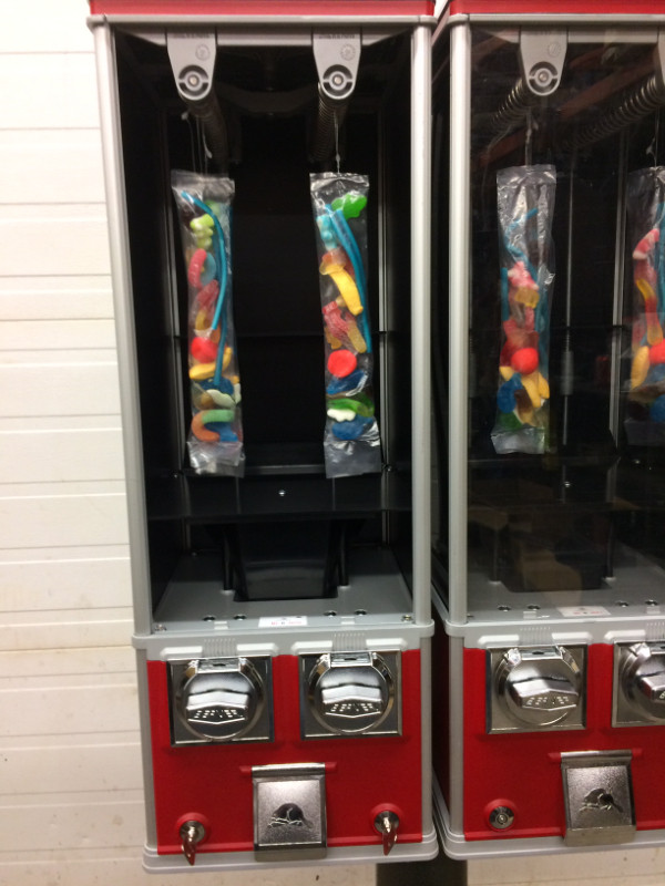 Beaver Candy Machine - Vending in Other Business & Industrial in Regina - Image 4