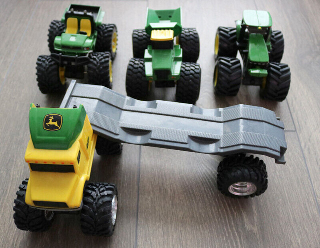 John Deere Tractor operable in Toys in City of Toronto - Image 3