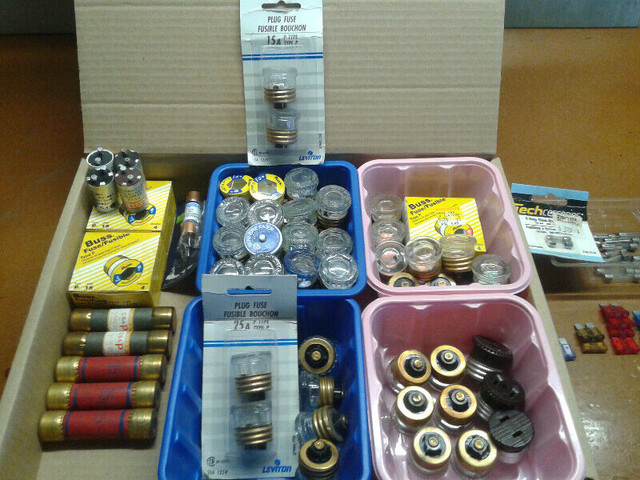 Ass. fuses / plug fuse / fusible bouchon/ flat blade /glass tube in Hobbies & Crafts in Ottawa