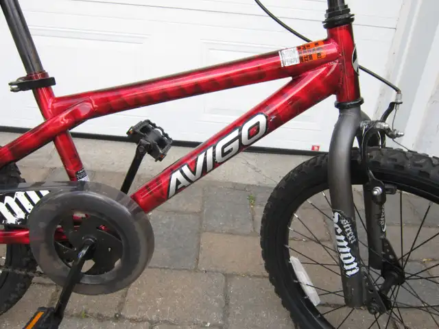 Velo Avigo roues de 20 pouces in Kids in Longueuil / South Shore - Image 6