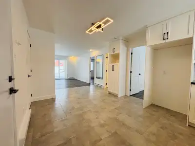 GRAND 4 1/2 AIRE OUVERTE. UNITÉ RÉNOVÉE COMPLÈTEMENT NEUVE!! Soyez les premiers! secteur Val-bélair...