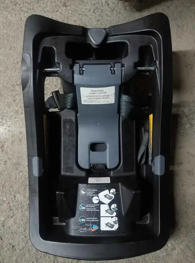 Evenflo Car seat Base in Strollers, Carriers & Car Seats in Ottawa - Image 2