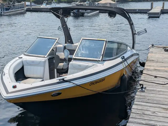 2013 Regal 2100 RX in Powerboats & Motorboats in Muskoka - Image 3