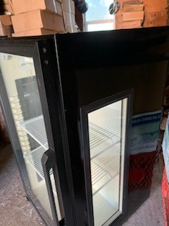 counter top glass front fridge in Refrigerators in Comox / Courtenay / Cumberland - Image 4