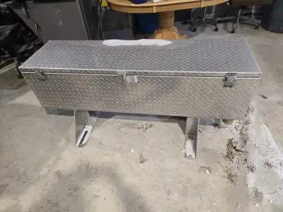 Great condition aluminum tool box, no dents, built very well.