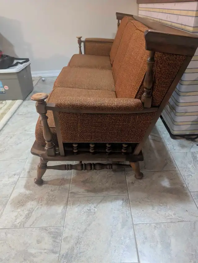 REDUCED PRICE..Vintage Spindle Sofa in Couches & Futons in Barrie - Image 3