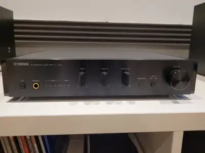 Yamaha A-U671 Integrated Amplifier with USB DAC / Headphone Func, View more