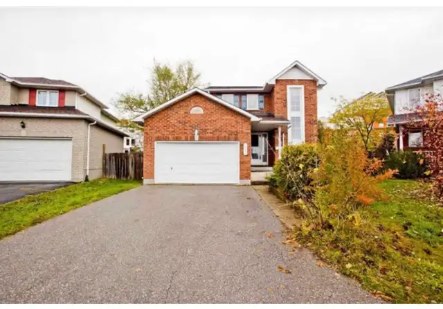 WALK TO CAMPUS – 5 BEDROOM STUDENT HOUSE – MAY 1