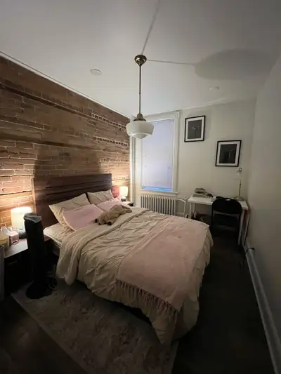 Hi everyone! We’re looking for a new roommate to join our home!! About the room: - GIRLS ONLY - Rent...