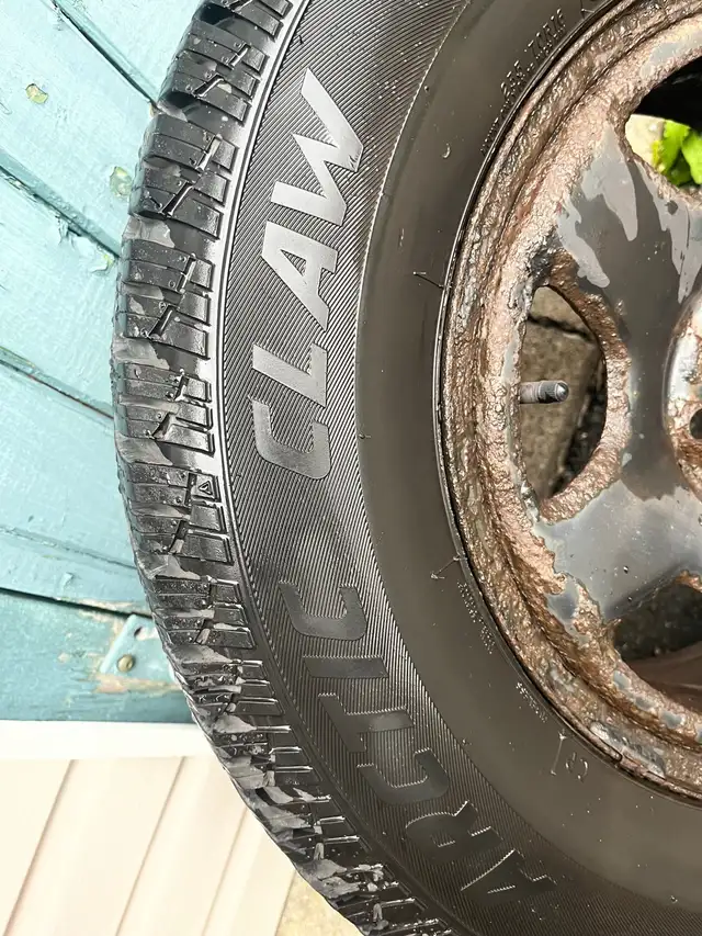 235/70/16 Arctic Claw XSI winter tires on rims in Tires & Rims in St. John's - Image 5