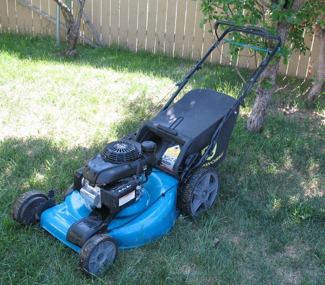 Lawnmower *YARDWORKS* Self Propelled 21" Honda GCV 5.5HP Engine