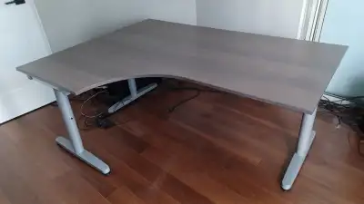 ikea galant desk in Desks in Ontario | Kijiji Marketplaces