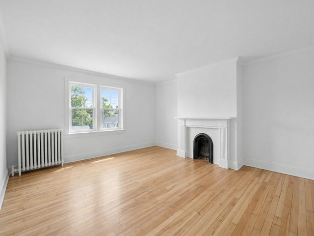 3 Bedroom Apartment - Downtown Charlottetown in Long Term Rentals in Charlottetown - Image 3