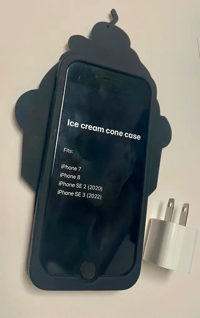 New Apple iPhone 7/8/SE Case, Charger and Lightning Cable in Cell Phone Accessories in Oakville / Halton Region - Image 3