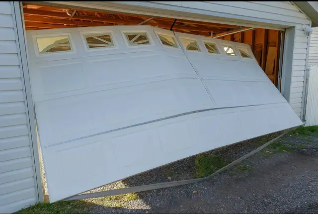 Affordable, Professional Garage Door Services in Other in Saskatoon - Image 9
