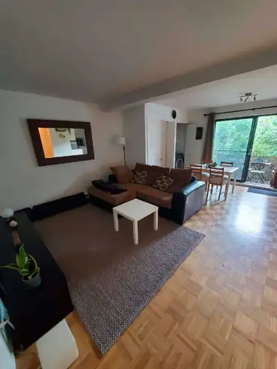 4 1/2 Centre Ville -  Électros et Meubles inclus - Dispo 1er