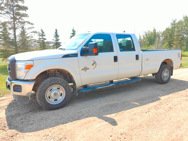2015 Ford Super Duty F-250 SRW XL 6.7L Turbo V8 Diesel 4WD in Cars & Trucks in St. Albert - Image 2