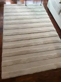 Wool Area rug 5x8