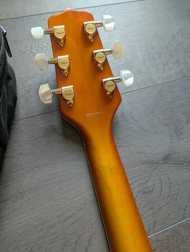 Gorgeous Takamine Jumbo acoustic electric guitar *Mint in Guitars in Calgary - Image 8