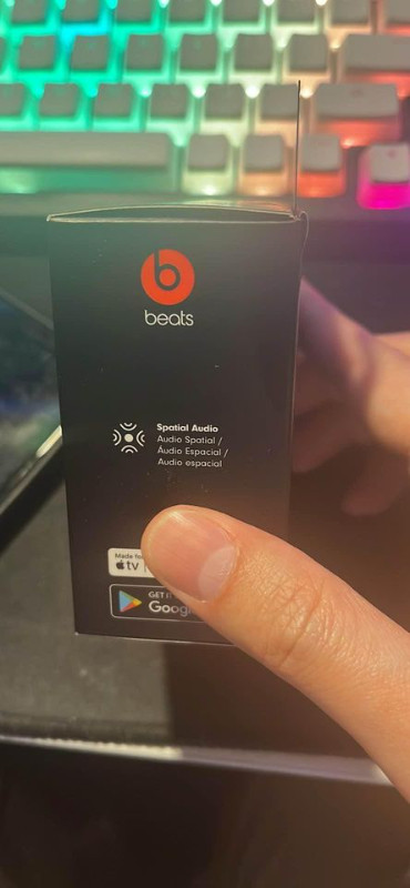 Beats studio buds in Headphones in Oshawa / Durham Region - Image 2
