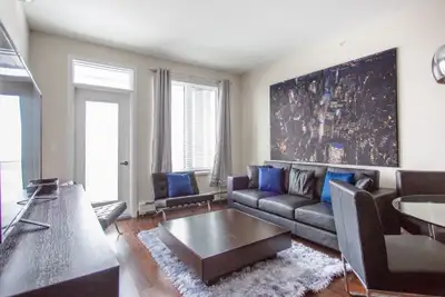 Fully Furnished! Building with a pool! 2 Parking Spots, one underground! Walking distance to shoppin...