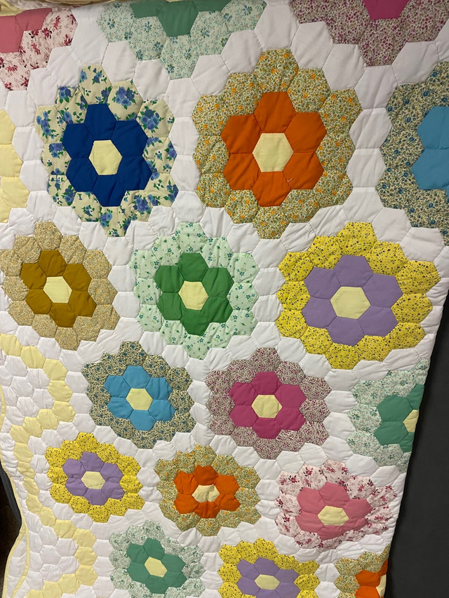 quilt hand made in Hobbies & Crafts in Leamington - Image 3