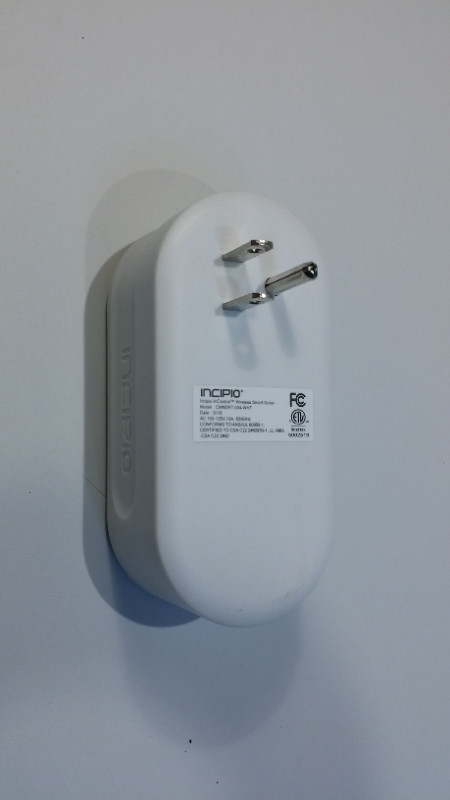 Wireless Smart Outlet Incipio InControl CMNDKT-004 in Networking in Trenton - Image 2