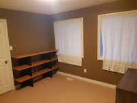 Peaceful, quiet tidy room in single house SW Edmonton