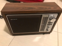 Vintage 80’s Sony ICF-9740W AM/FM Desk/ Tabletop Radio - Excelle
