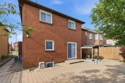 Basement For Rent In Pickering 3x Bedrooms 2x Full Bathrooms 1x Driveway Parking Space Includes: Sep...