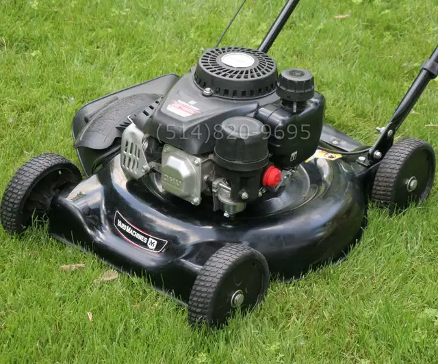 Tondeuse à gazon essence gaz Yard Machines 132cc OHV lawn mower in Lawnmowers & Leaf Blowers in City of Montréal - Image 4