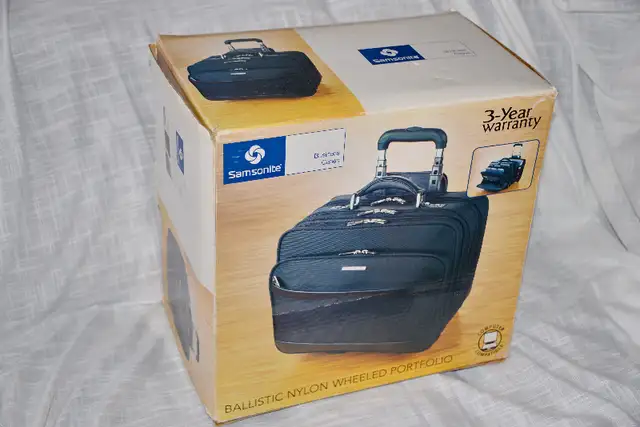 Samsonite Business Laptop Case in Box in Laptop Accessories in City of Toronto - Image 3