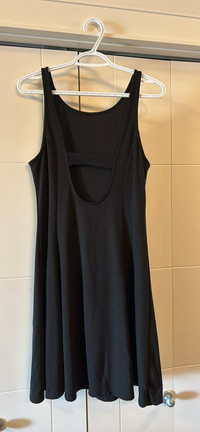 Size large Black sundress cute back