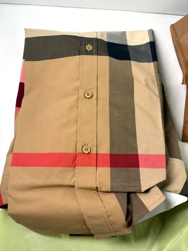NWT Burberry Men's Stretch Cotton Shirt - 8017322 in Men's in London - Image 4