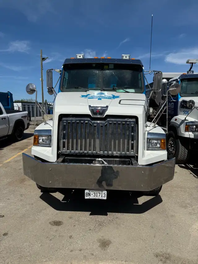 2021 Western Star Tri Axle Dump Truck in Heavy Trucks in Mississauga / Peel Region - Image 3