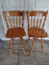 Swivel bar stools