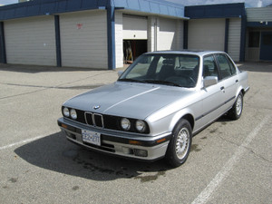1990 BMW 3 Series Regular