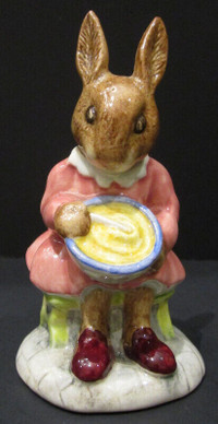 ROYAL DOULTON "BUNTIE BUNNYKINS HELPING MOTHER" FIGURINE, NO BOX