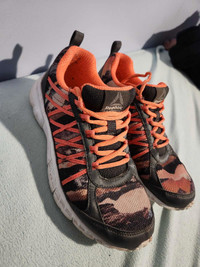 Reebok sunset/coral camo sneakers