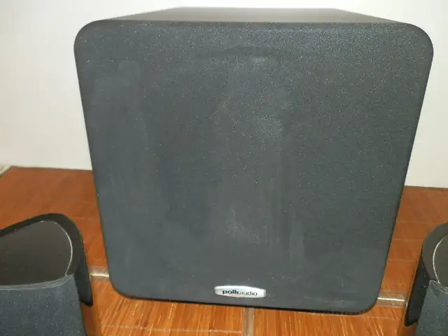 Polk Audio PSW111 8" Powered Subwoofer and Surround Sound Speake in Speakers in Dartmouth - Image 6