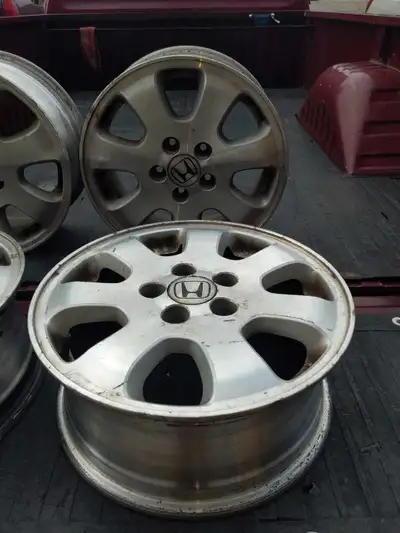 16" aluminum wheels. Never seen winter. 5x114.3, 5 lug, 6.5" wide. Center bore is 64.1mm. Straight,...