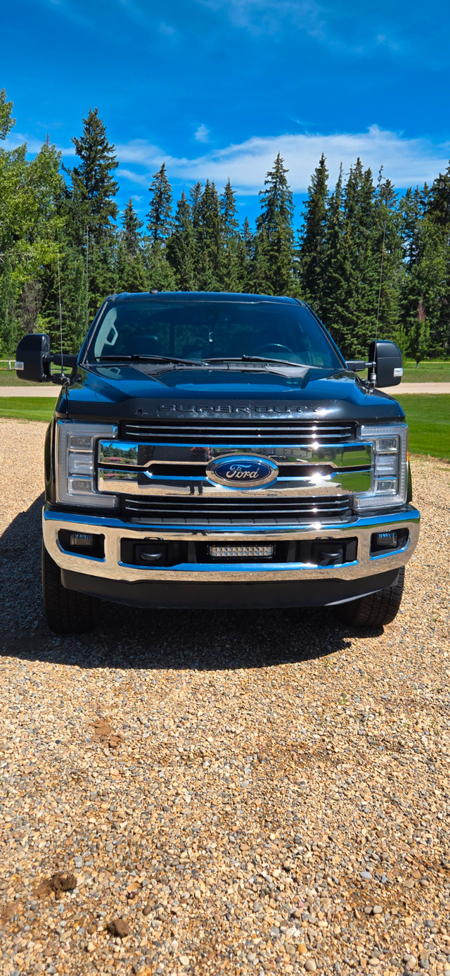 2017 F350 Lariat 4x4 Black SB Loaded Diesel. in Cars & Trucks in Red Deer