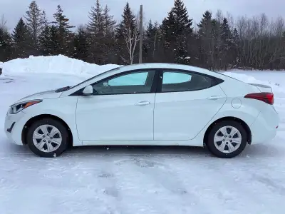FOR SALE: 2016 Hyundai Elantra 4 door Sedan 4 cylinder 1.8lt engine 6 speed standard 143,606 kms Saf...
