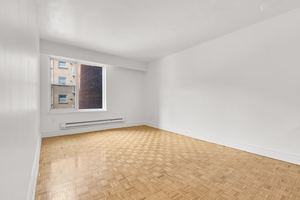 Studio Apartment in Westmount 4