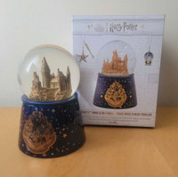 Harry Potter Charmed Aroma Snow Globe Candle and Necklace NEW