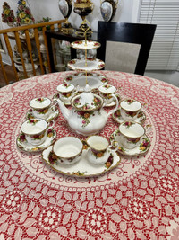 Three tiered cake stand Old Country Roses Royal Albert 