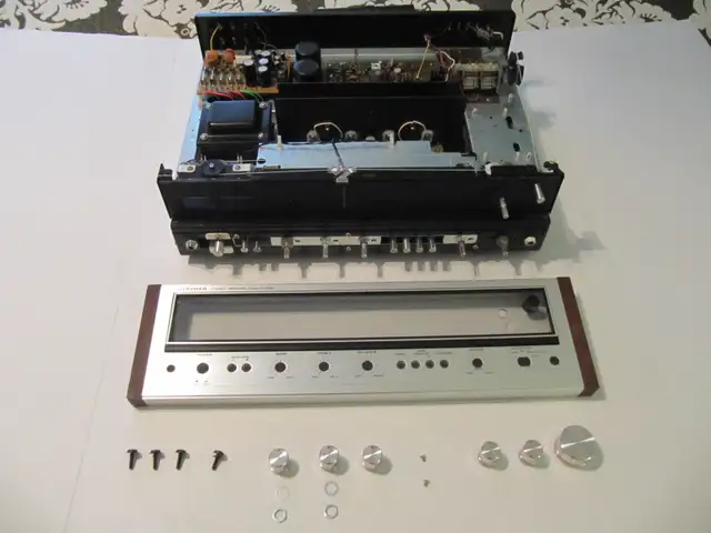 Pioneer Model SX-535 AM/FM Stereo Receiver Superb Cond Circ 1974 in Arts & Collectibles in Mississauga / Peel Region - Image 3