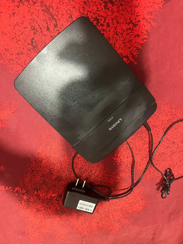 Linksys E1000 Router64363357115138122