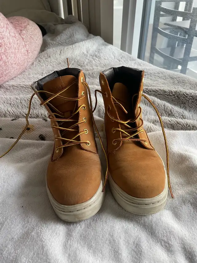 Timberlands  in Men's Shoes in City of Toronto - Image 3